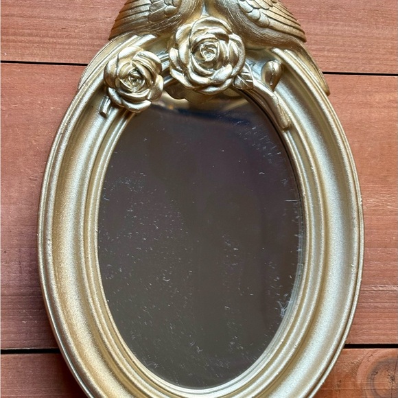 Elegant Gold Oval Wall Mirror with Floral Design - Picture 1 of 8